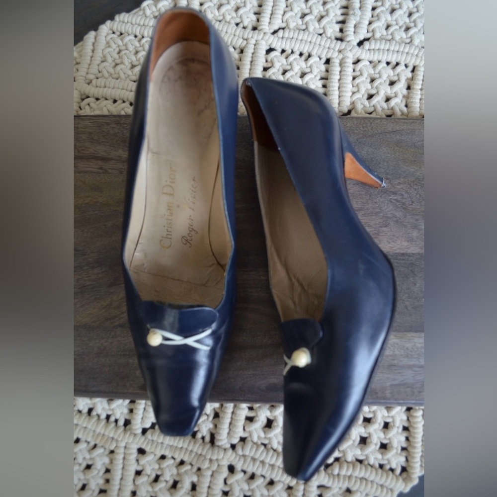Dior Roger Vivier Vintage Navy Leather Heels with Cream Detail 8.5 Excellent